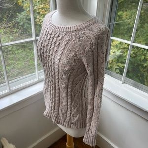 AMERICAN EAGLE soft scoop neck with cable design